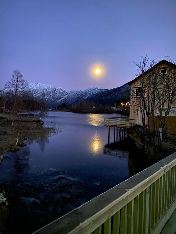 House On The Lake Bogen Eksteriør bilde