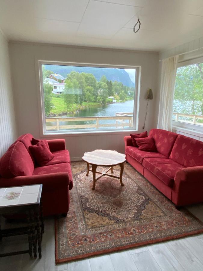 House On The Lake Bogen Eksteriør bilde